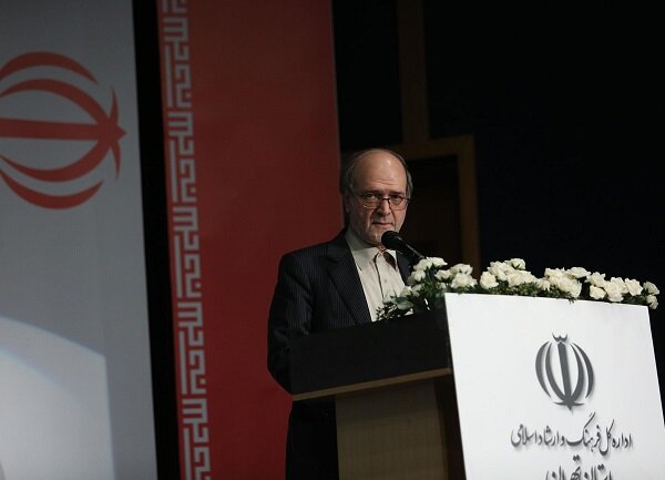 احمدی: کتاب مولد اندیشیدن و بستر ساز آگاهی است