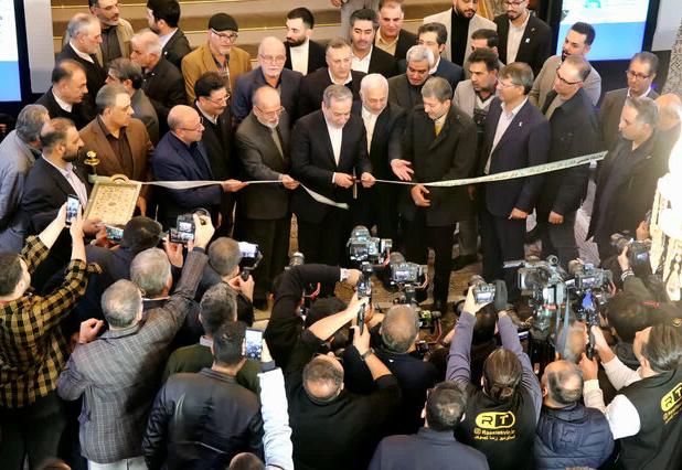 افتتاح نمایشگاه تخصصی فناوری‌های سبز و انرژی پاک اصفهان با حضور وزیر امور خارجه