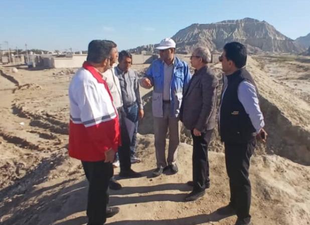 بازدید مدیرکل مدیریت بحران استانداری هرمزگان از نقاط پرخطر روستای طولا