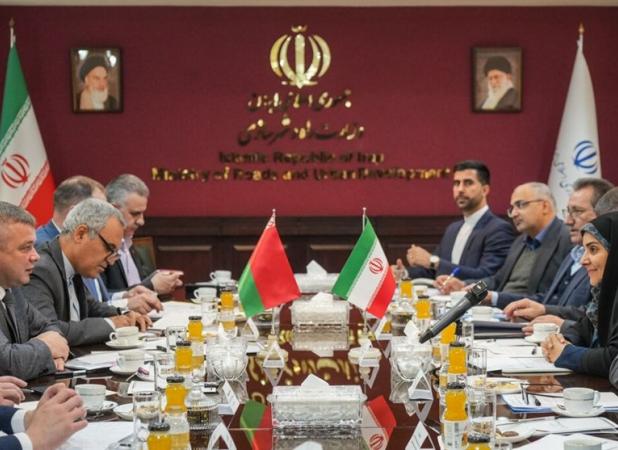 صادق: آماده واگذاری محوطه بنادر جنوبی به بلاروس هستیم