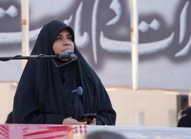 سحر امامی: اهدای مدال دختر ایرانی به رهبر انقلاب شکست نقشه دشمنان بود