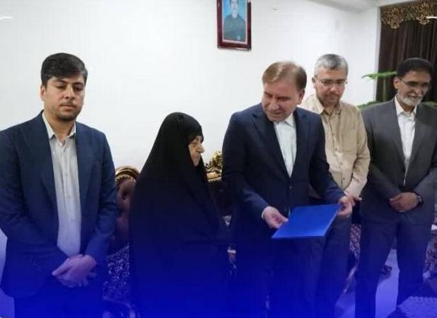 تکریم خانواده شهدا وظیفه همگان است