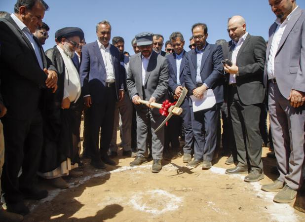 آغاز عملیات اجرایی احداث نیروگاه‌ خورشیدی ۳ مگاواتی برق در خفر فارس