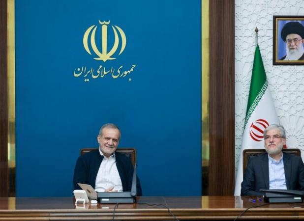 پزشکیان: شرکت‌های زیان‌ده دولتی برای سودآوری به دانشگاه‌ها واگذار شوند