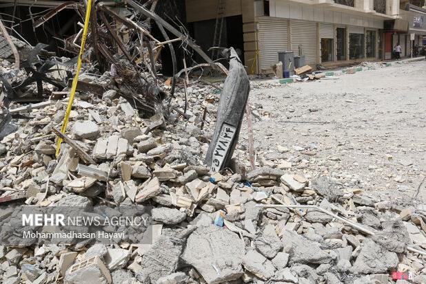 آغاز عملیات آواربرداری واحدهای تخریب‌شده از سیل در سیریک