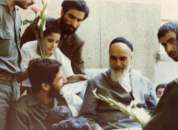 امام خمینی (ره) به جوانان ایران هویت بخشید