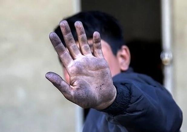 مافیا علت کار کودک نیست؛ ۷۲ درصد کودکان کار با خانواده زندگی می‌کنند
