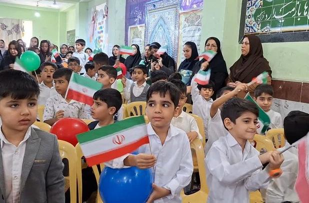 جشن شکوفه‌ها در مدارس گناوه