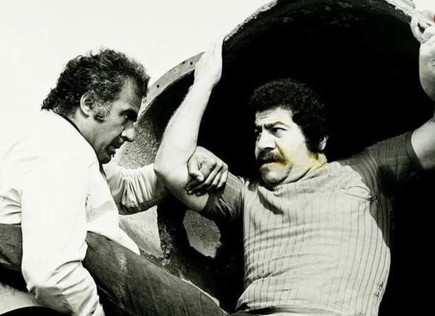 تصویر دیده‌نشده از ستاره قبلِ انقلاب در خط مقدم جبهه