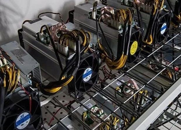 کشف ١٩٣٧ دستگاه استخراج رمز ارز معادل مصرف ١٧ هزار خانه در تبریز