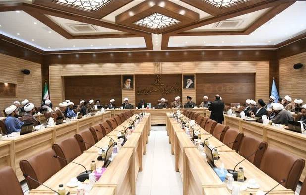 بیانیه گردهمایی ائمه جمعه فارس در محکومیت اقدامات رئیس جمهور آمریکا 