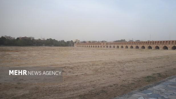 معاون استاندار اصفهان:پایش زاینده‌رود باتصاویر ماهواره‌ای کلید می‌خورد