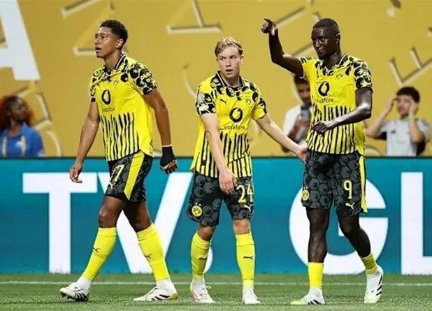 دورتموند بی خیال رده سوم نیست