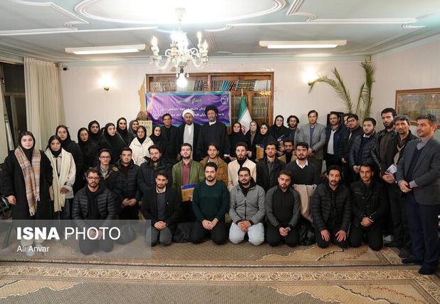 نقشه آینده کشور باید توسط نخبگان ترسیم شود