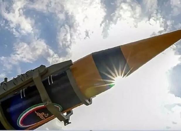 سوخت موشک از چین به بندرعباس رسید