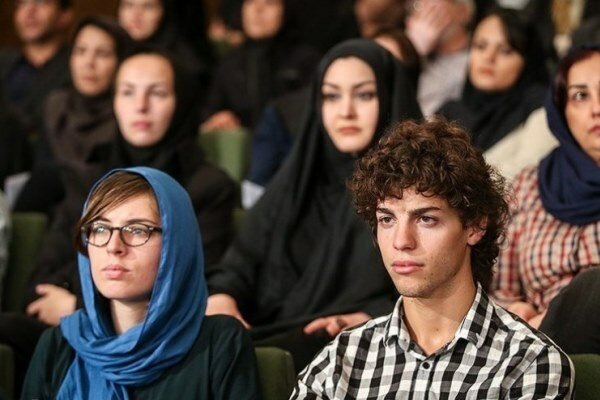 ارائه تسهیلات برای جذب نخبگان خارجی در ایران