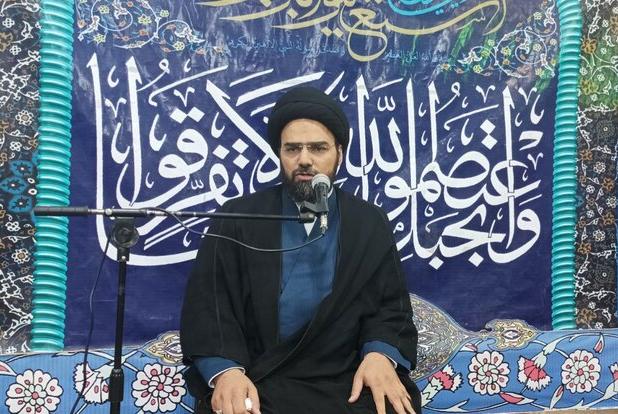 امام خمینی (ره) در مسیر حق حرکت می‌کرد
