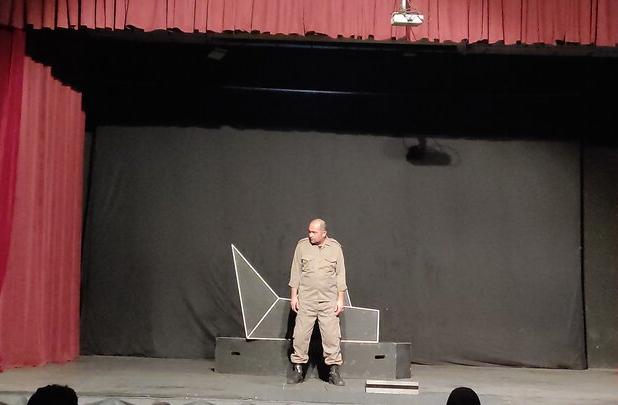 اجرای نمایش «سگ هار» در نوشهر