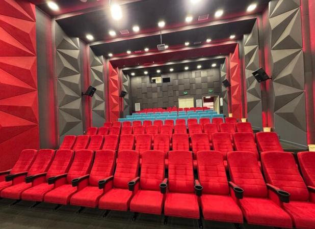 تعطیلی یک سینما / پروژکتورهای بی‌کیفیتی که به جان سینماها افتادند