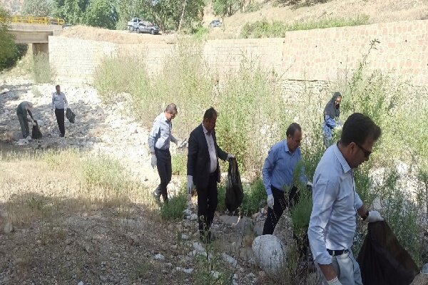 جمع آوری۵۰۰ کیلو زباله از رودخانه بشار یاسوج