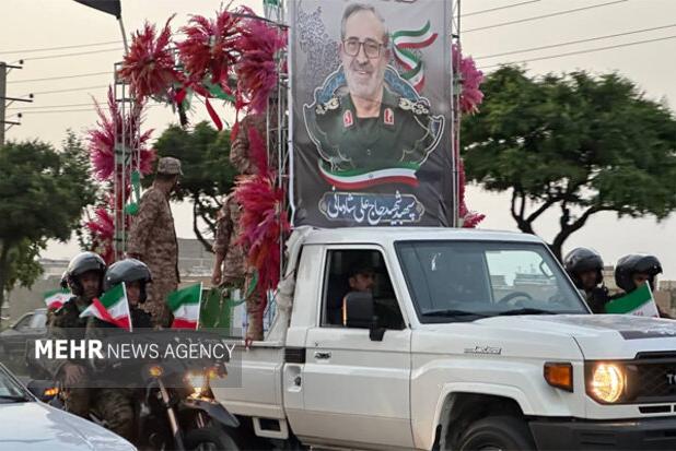 همه زیر یک پرچم؛ شکوه وحدت در بدرقه شهید «شادمانی»