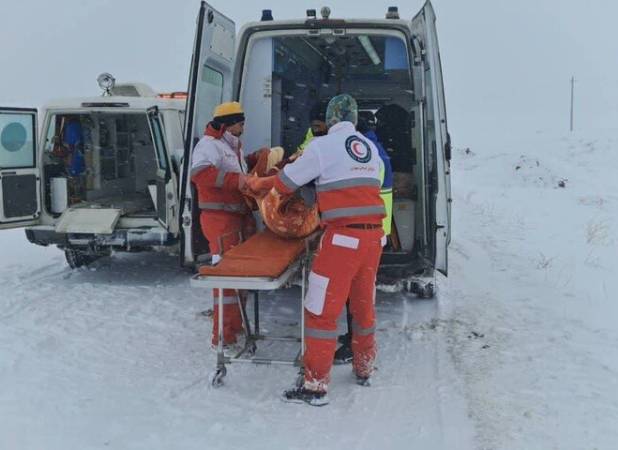 امدادرسانی هلال احمر به ۸۹۴۱ گرفتار شده در برف و کولاک