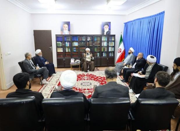 آیت الله لائینی: دانشگاه و حوزه دو قطب فکری و علمی جامعه هستند