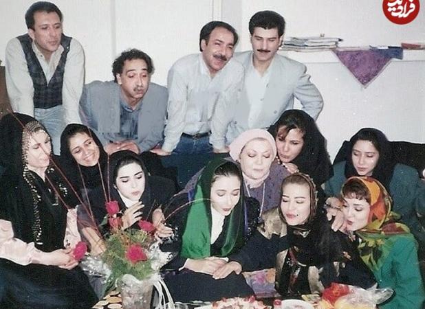جشن تولد ۳۲ سالگی کتایون ریاحی در پشت‌صحنه «پدرسالار»