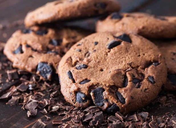 طرز تهیه کوکی شکلاتی نرم و ساده در ۶ مرحله