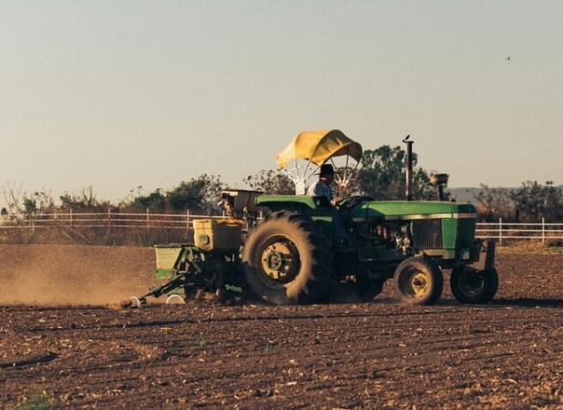 احمدی: صدور ۳۴۲مجوز فعالیت واحد خدمات مکانیزه در  آذربایجان غربی