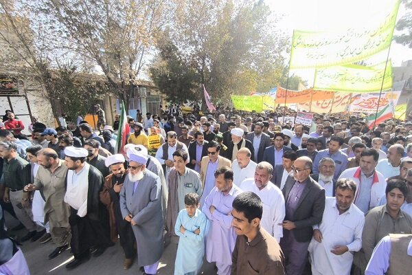 تجلی وحدت و استکبار ستیزی در راهپیمایی ۱۳ آبان خاش