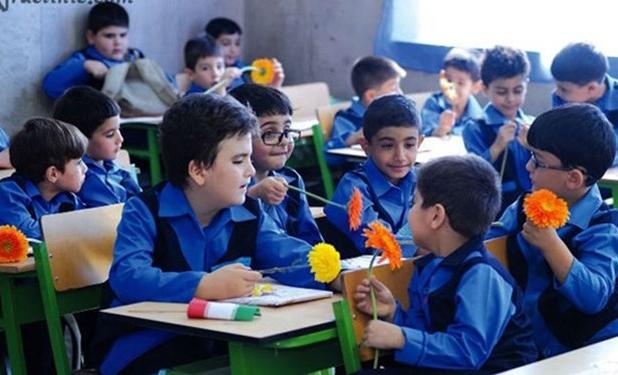 مدارس سراسر کشور از اول مهر دایر هستند