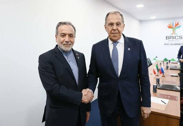 دیدار مهم عراقچی و لاوروف در برزیل