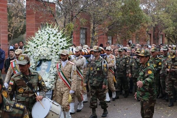 پیکر امیر سرتیپ «حاج پولاد یوسفی» در میاندوآب تشییع شد