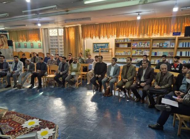 ششمین نشست «کتاب‌خوان»  ویژه دانشجویان در کردستان برگزار شد