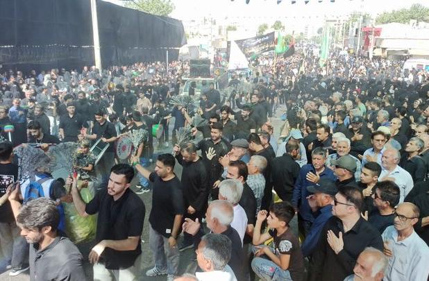 فیلم هوایی از حضور پرشور مردم ایلام در مراسم عاشورای حسینی