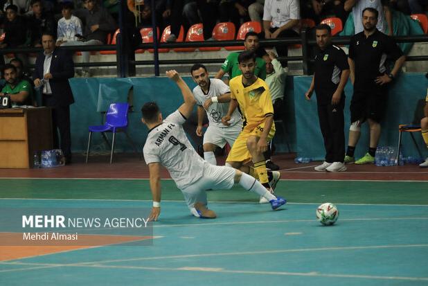 آرمان زنجان مقابل پاریزه‌ کردستان  به برتری رسید
