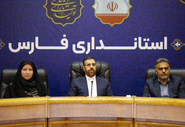 استاندار: فعالیت ۱۷۶ زن در عرصه‌های مدیریتی فارس جلوه‌ای از باور به توانمندی زنان است