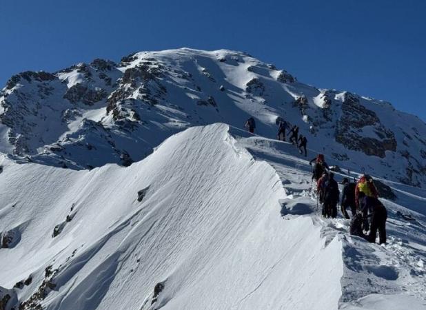 سقوط کوهنورد ۶۷ ساله از ارتفاع ۵۰۰ متری قله دماوند