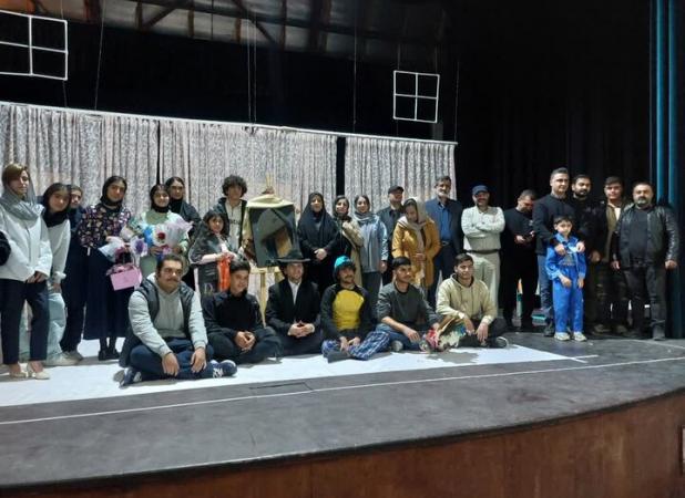 نمایش «بازی زندگی» در بروجرد به روی صحنه رفت