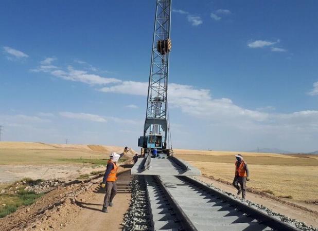 ریل گذاری طرح دوخطه کردن زنجان -قزوین به اتمام رسید