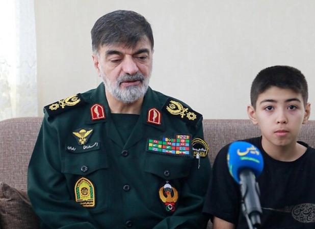 دیدار سردار رادان با ۴ خانواده شهید انتظامی در دفاع مقدس ۱۲ روزه