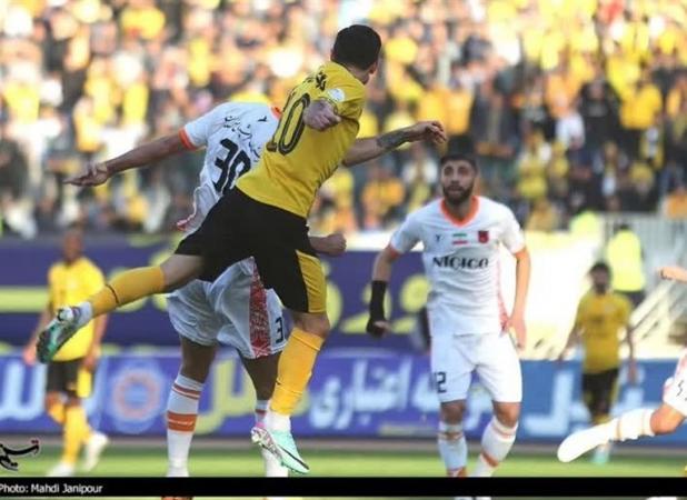 سپاهان - مس رفسنجان؛ جنگ مورایس و نویدکیا برای اولین جام