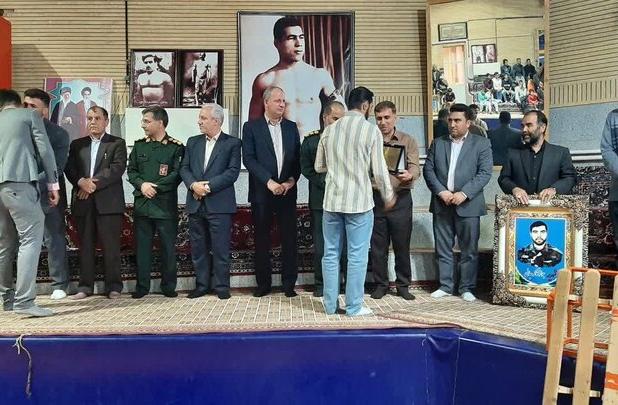 قهرمانان معلول در یادواره شهدای ورزشکار قروه تجلیل شدند