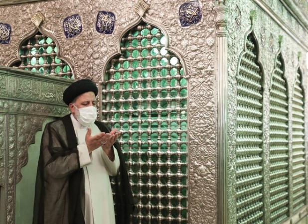 تشرف شهید آیت الله شهید رئیسی به حرم شاهچراغ (ع)