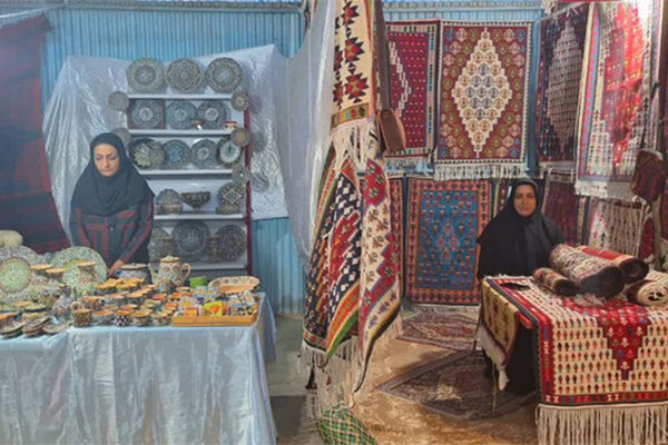 نمایشگاه دفاع مقدس فرصتی برای پیوند ایثار با هنرهای سنتی