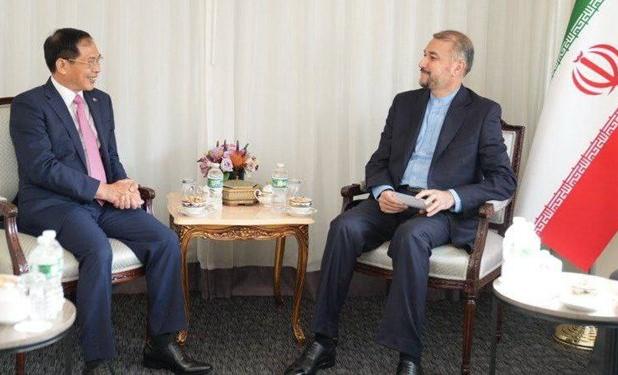 وزیر امور خارجه کشورمان به ویتنام دعوت شد