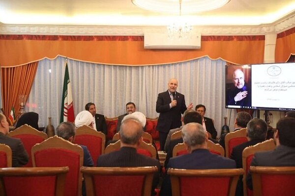 مردم را از گردونه اقتصاد کشور حذف کرده‌ایم