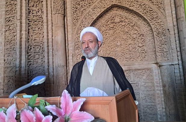 امام‌جمعه اردستان: باید در فضای جنگ روانی دشمن هوشیار بود