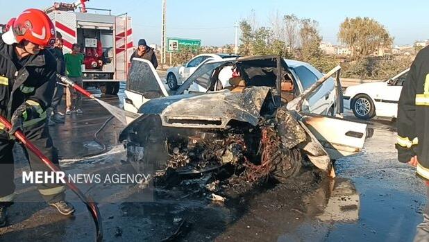 آتش سوزی خودروی زانتیا در کمربندی آستارا؛ راننده نجات یافت